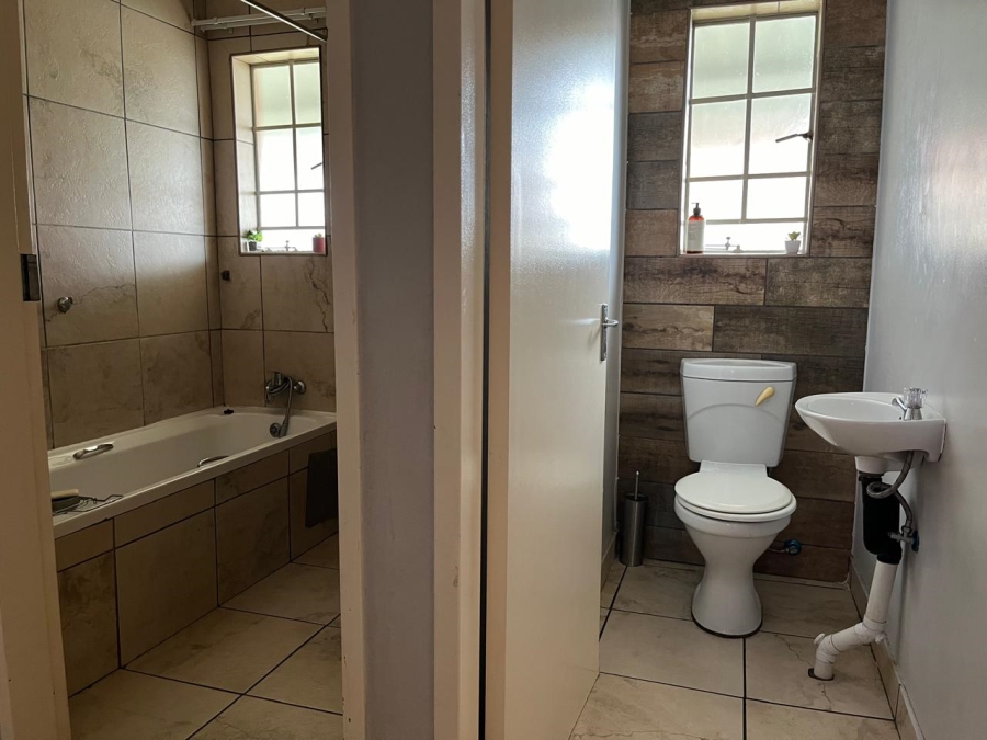 3 Bedroom Property for Sale in Waterkloof East North West